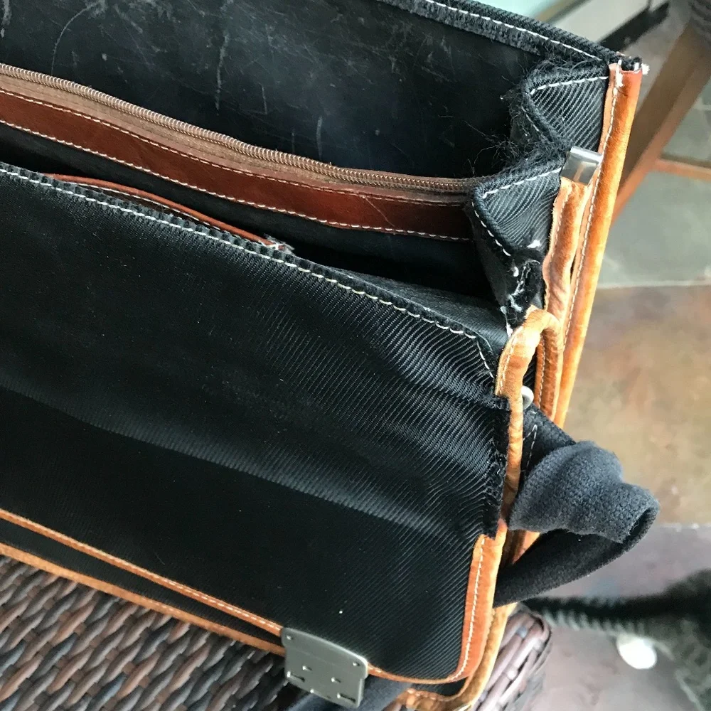 Smith & Wesson briefcase, vintage, 18”x13.5” (5” maximum bottom extension)